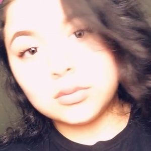 Meet your Posher, Alexia